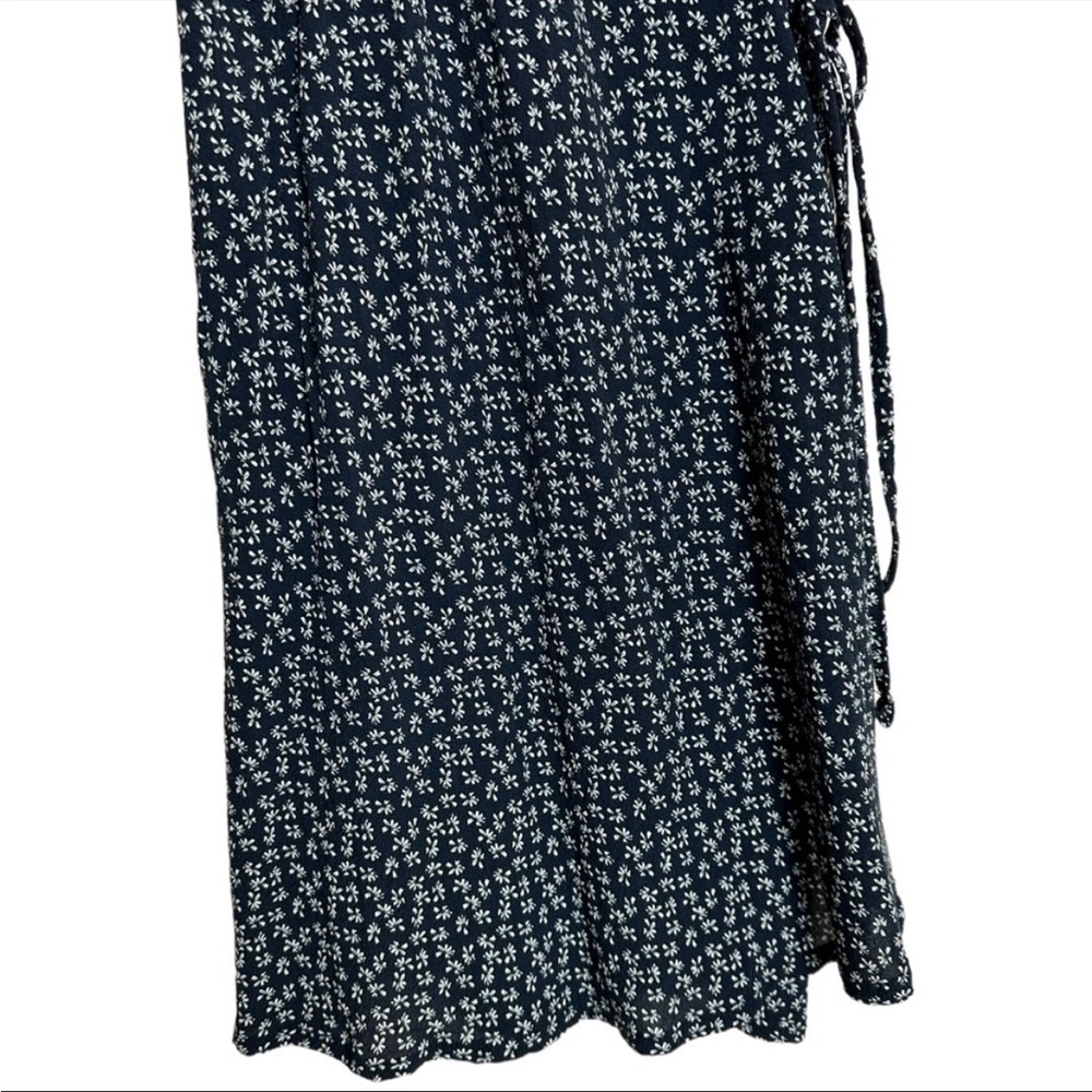 Brandy Melville Blue Floral Wrap Tie Dress, size XS/S - Picture 5 of 7